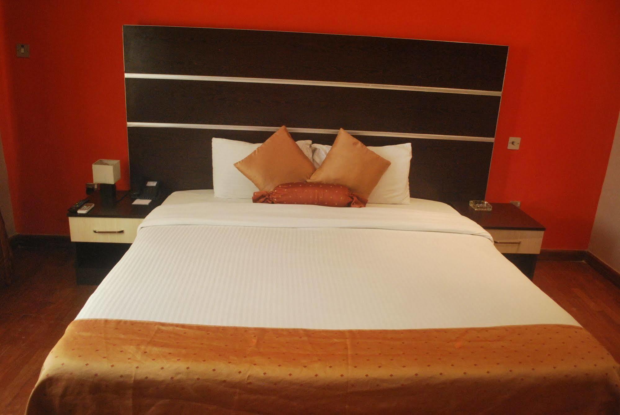 Aries Suites Lagos Exterior photo
