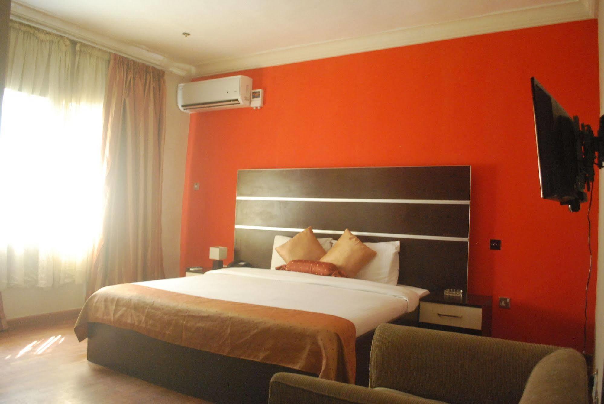 Aries Suites Lagos Exterior photo